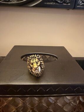 Gucci Gold Lion Head Ring with Silver-Tone Mouth
